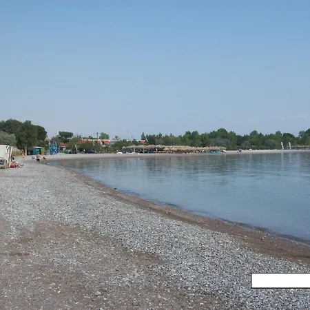 Rousetis Appartamento Aigio