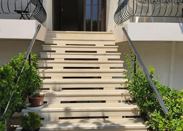 Rousetis Apartamento Égio